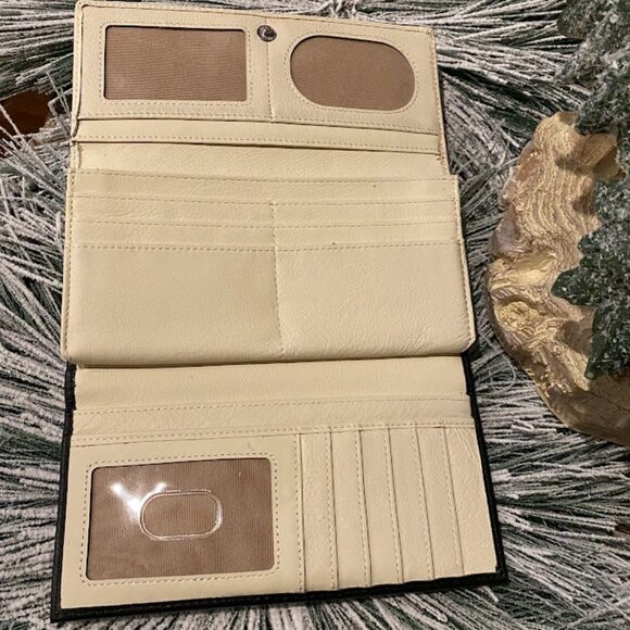 ID Stronghold Women's Wallet - Black - Picture 3 of 4